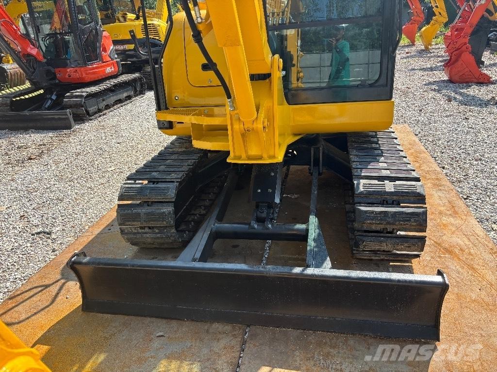Komatsu PC 56-7 ミニ油圧ショベル 7t以下（ミニユンボ・ミニディガー）