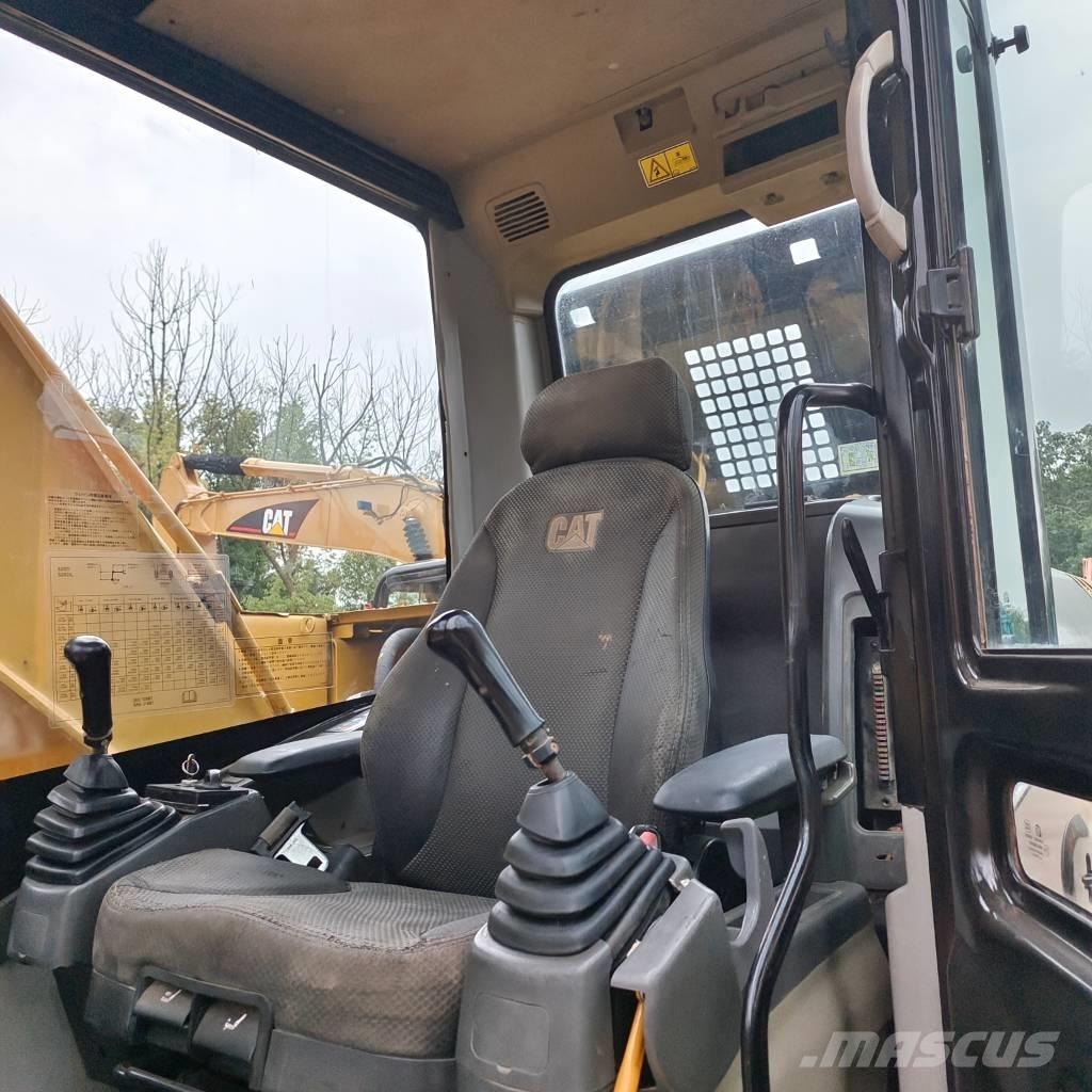 CAT 320 D 大型油圧ショベル12t以上（パワーショベル・ユンボ）
