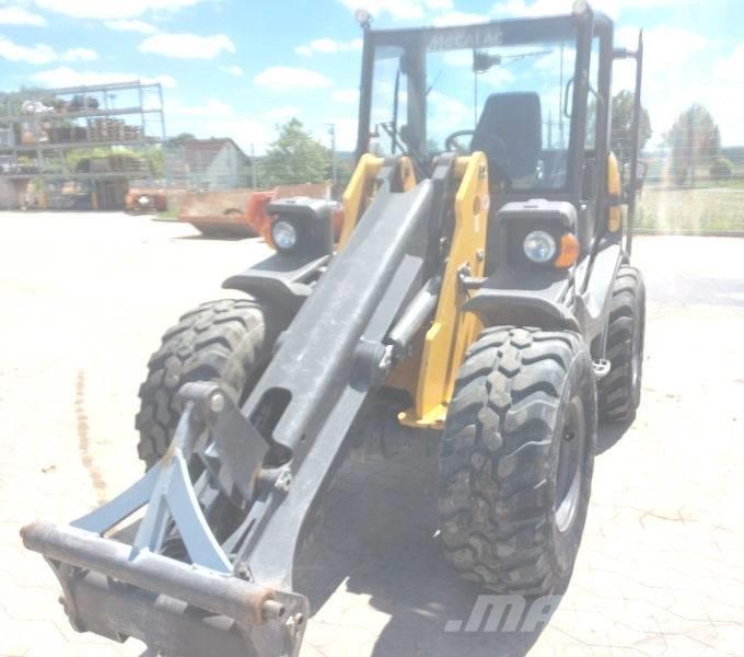 Mecalac AX 1000 スキッドステアローダー