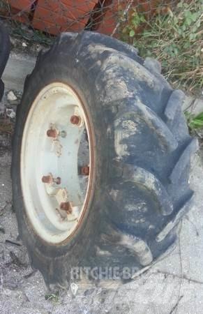  Pneu 280/70R18 タイヤ、ホイル、リム