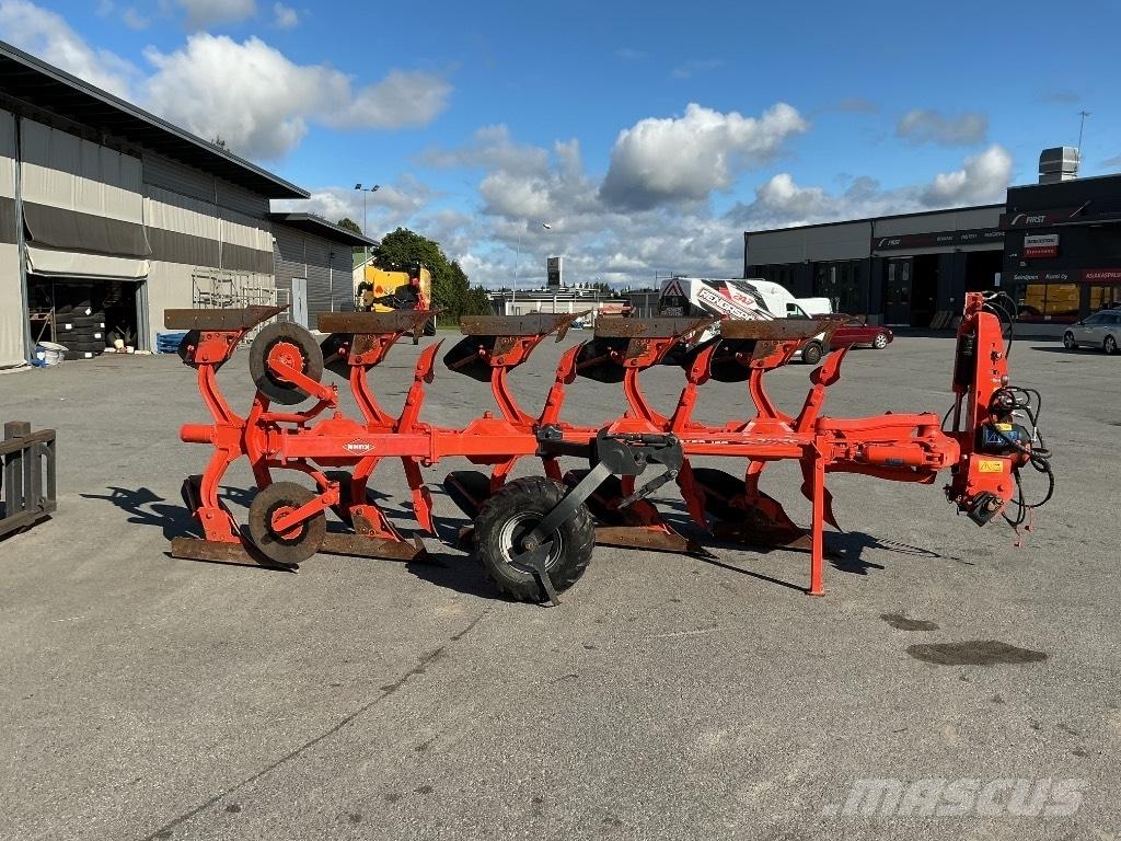 Kuhn Vari-Master 123 リバーシブルプラウ