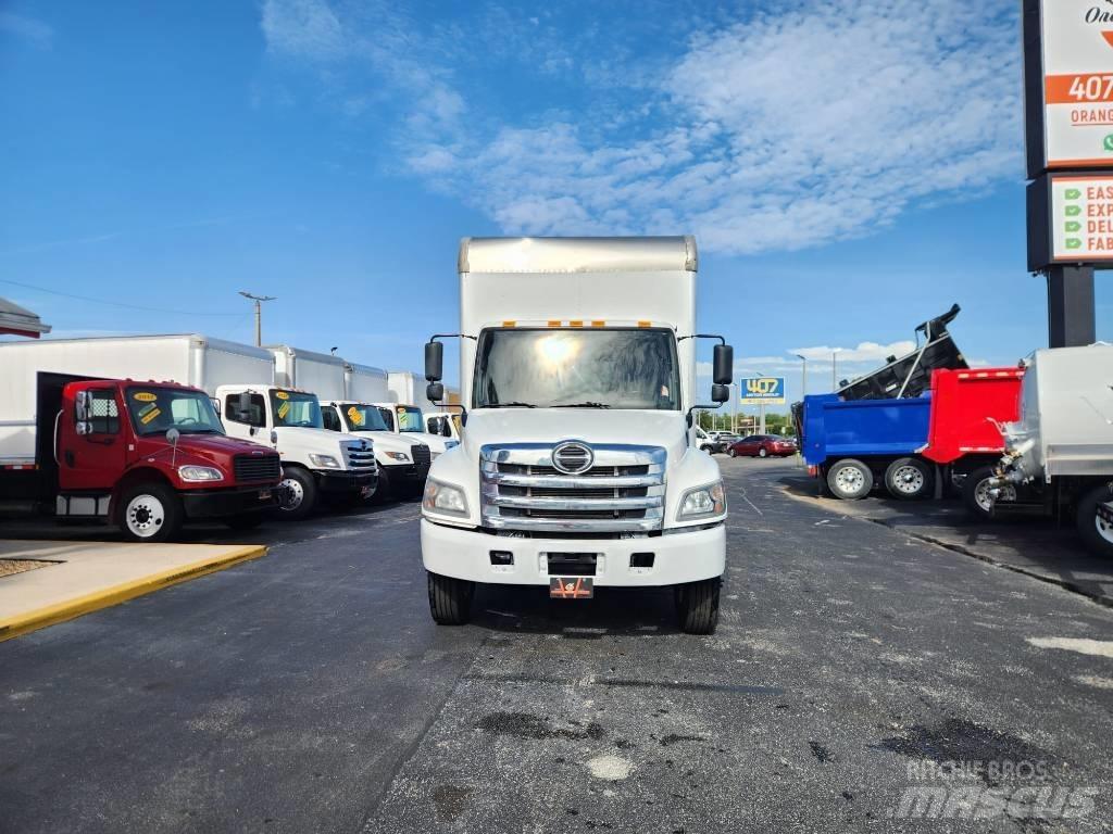 Hino 268 A ボックスボディー、ウイング、箱車