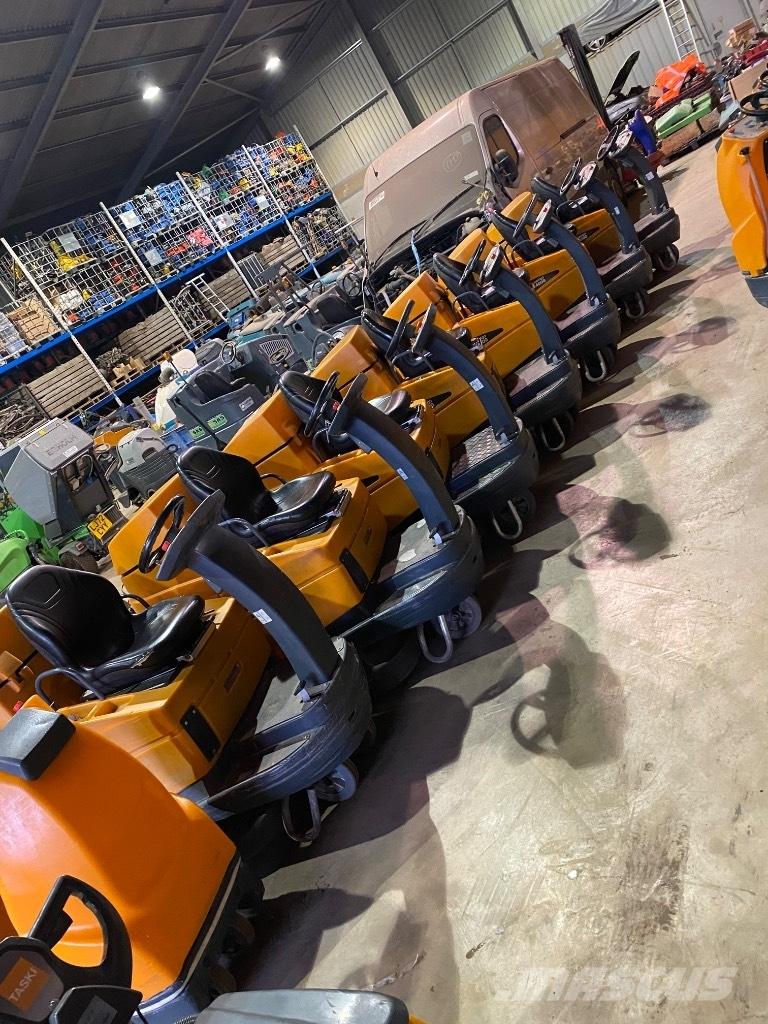 Taski 4000 床洗浄機（スクラバー）