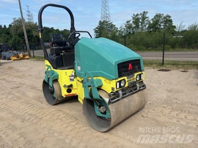 Ammann ARX 26 タンデムローラ