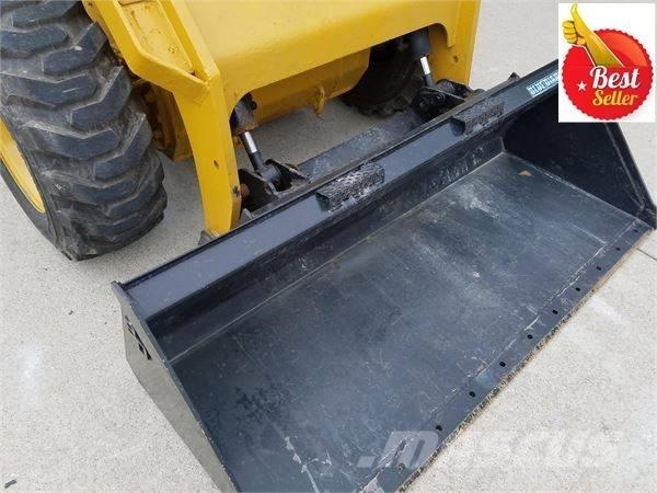 CAT 272 D スキッドステアローダー
