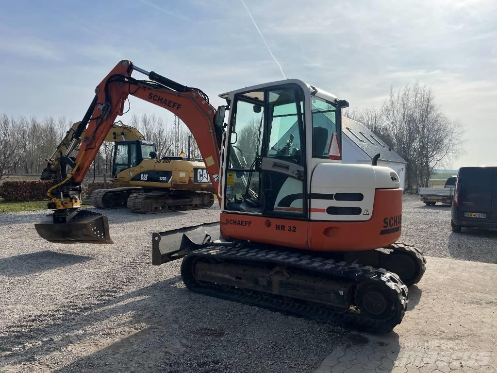 Schaeff HR 32 中型油圧ショベル 7ｔ-12ｔ（ユンボ・パワーショベル・バックホー）