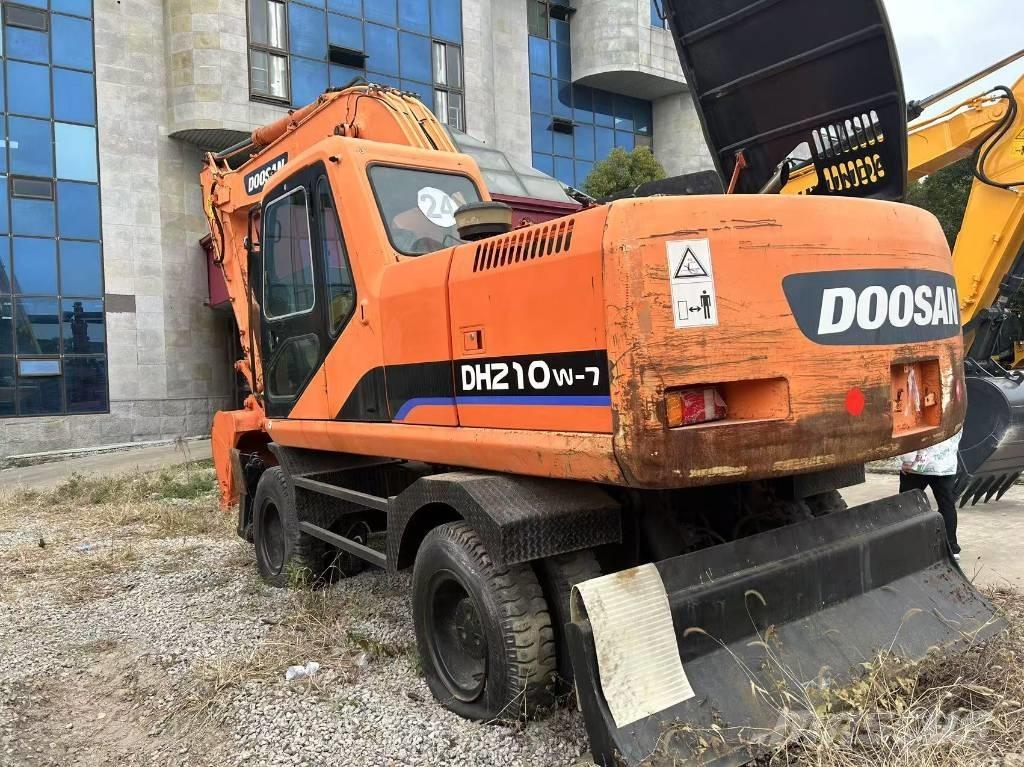 Doosan DH 210 W-7 ホイール式油圧ショベル（パワーショベル・ユンボ・バックホー）