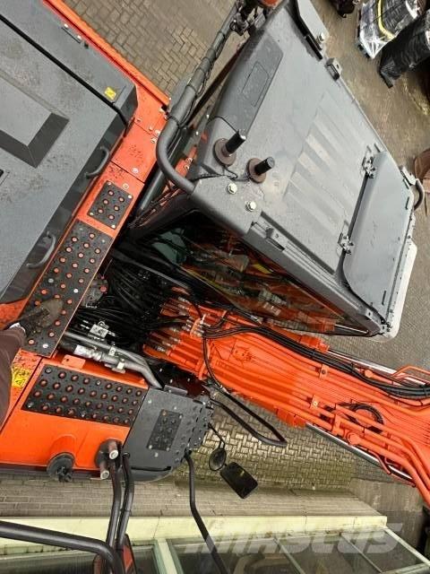 Hitachi ZX 170 W-6 ホイール式油圧ショベル（パワーショベル・ユンボ・バックホー）