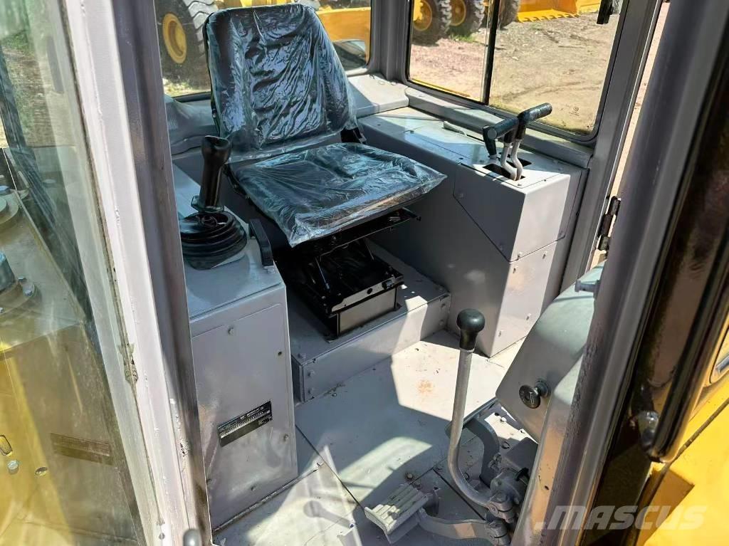 CAT D 6 G ブルドーザー