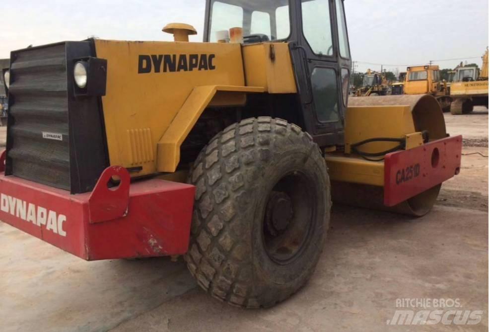 Dynapac CA 251 D 振動ローラ