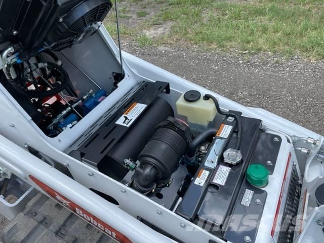 Bobcat MT100 スキッドステアローダー