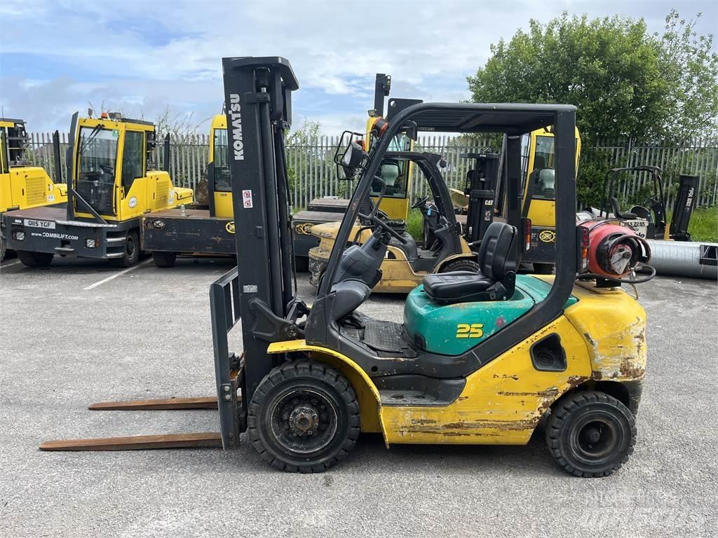 Komatsu FG25HT-16R LPGフォークリフト