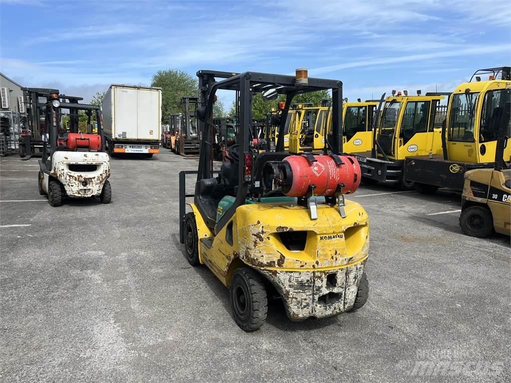 Komatsu FG25HT-16R LPGフォークリフト