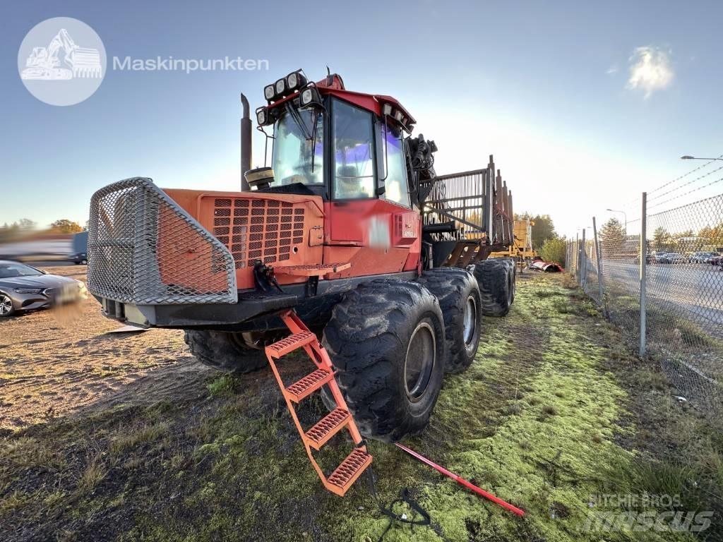 Valmet 890.3 フォワーダー