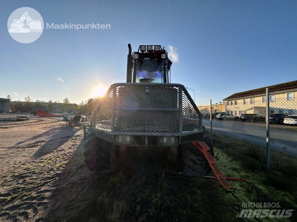 Valmet 890.3 フォワーダー