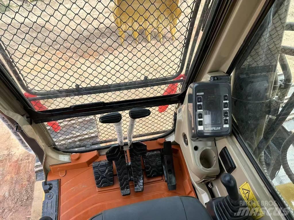 CAT 330 B 大型油圧ショベル12t以上（パワーショベル・ユンボ）