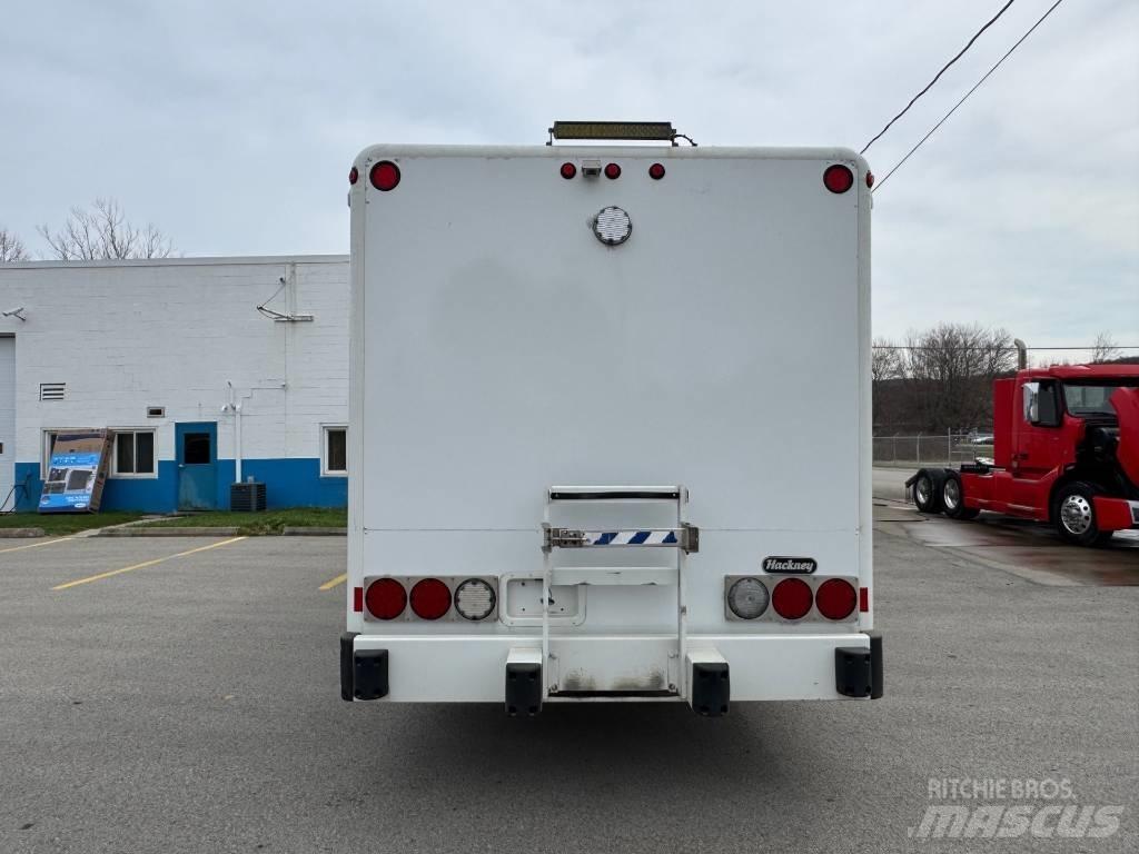 Freightliner M2 飲料運送車両