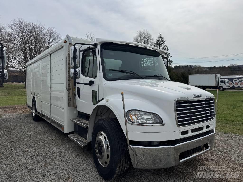 Freightliner M2 飲料運送車両
