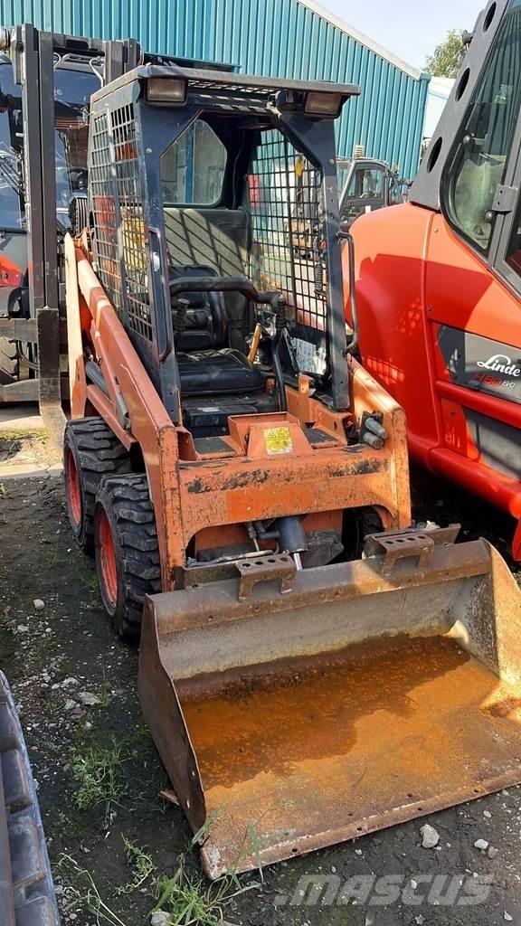 Bobcat S70 スキッドステアローダー