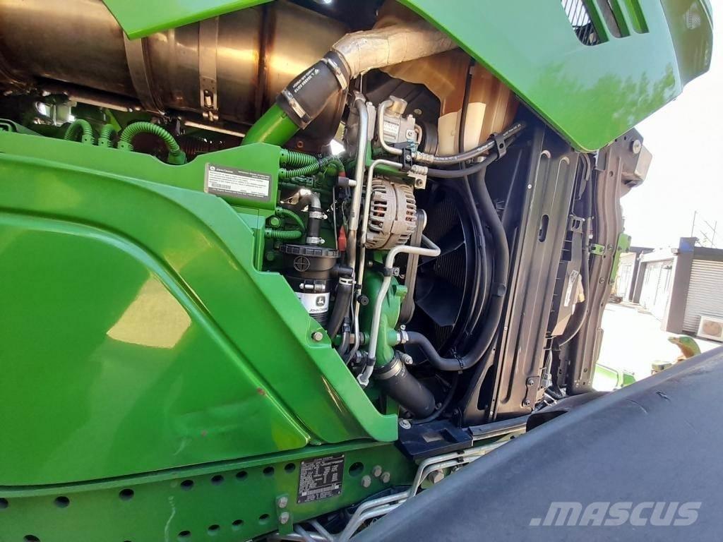 John Deere 6215R トラクター