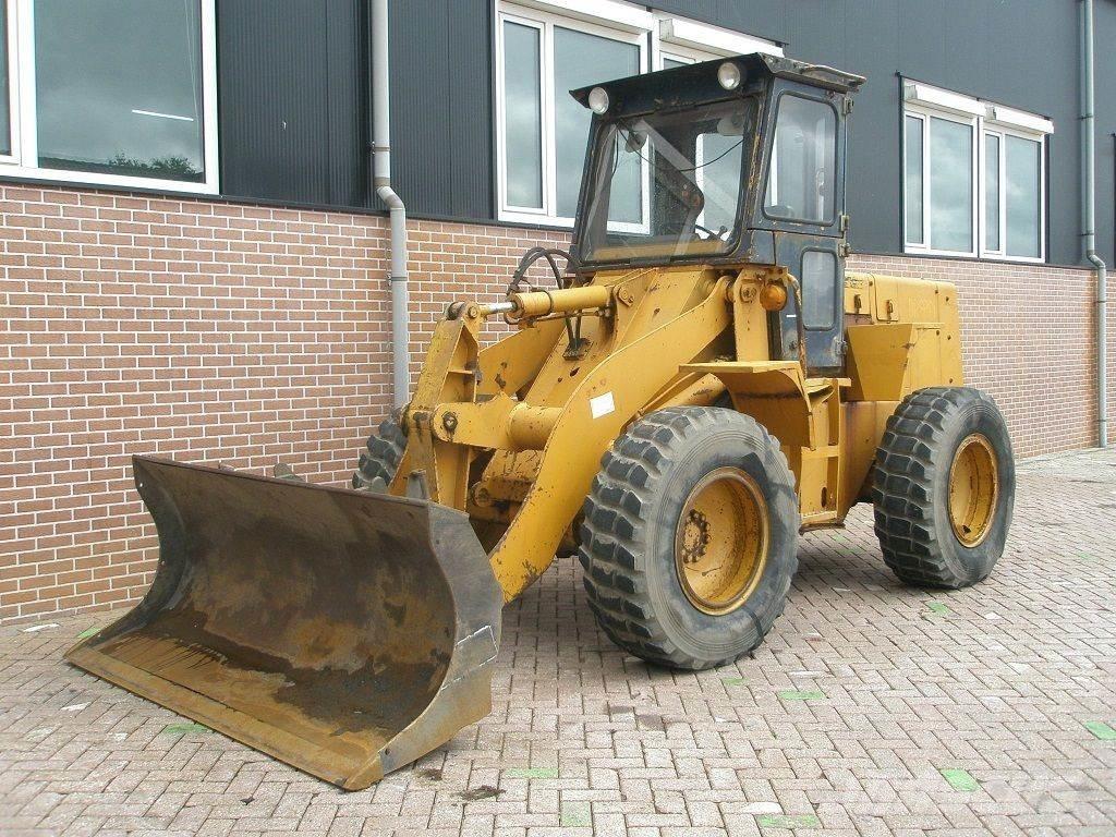 Komatsu W40-2 ホイールローダー・タイヤショベル