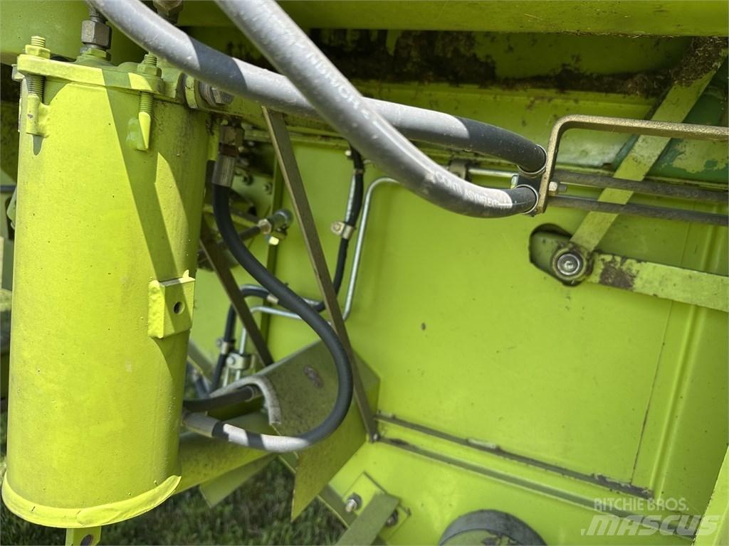 CLAAS Mega 208 コンバイン