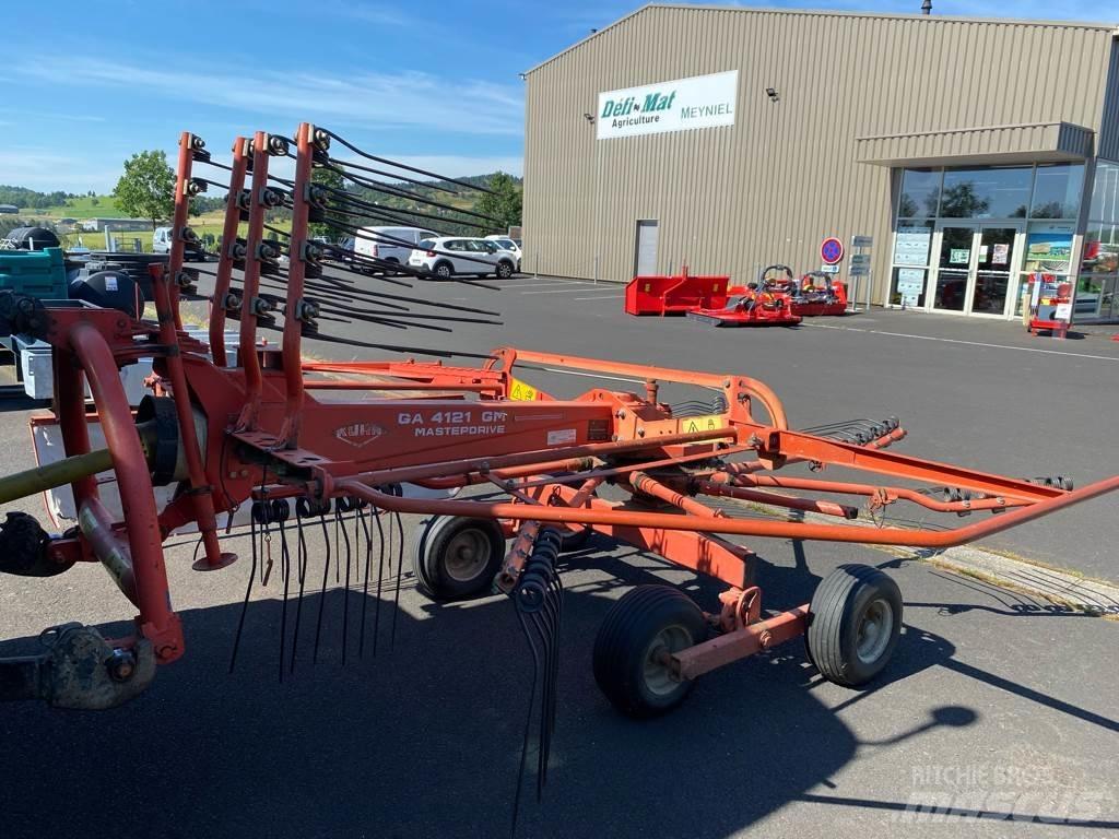Kuhn GA 4121 GM ウィンドローア/レーキ