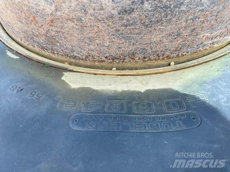 Goodyear 20.8 R42 その他トラクターアクセサリー・アタッチメント