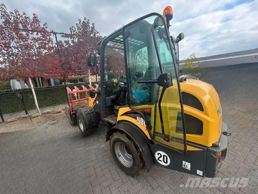 Mustang AL 506 Cab 多目的ローダー