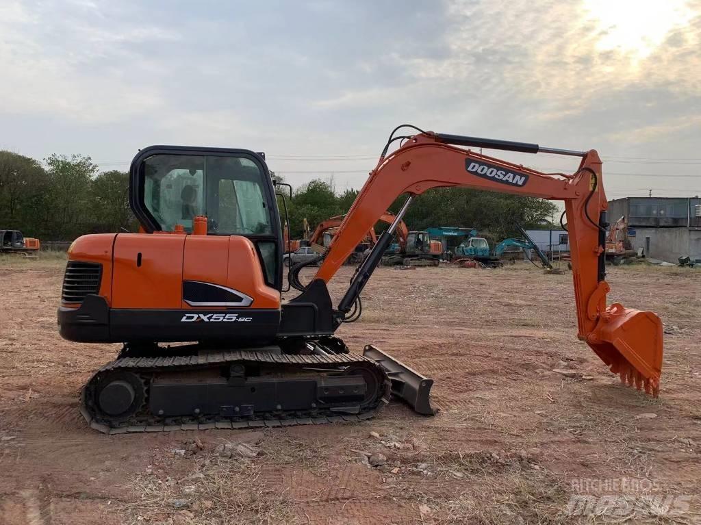 Doosan DX 55 ミニ油圧ショベル 7t以下（ミニユンボ・ミニディガー）