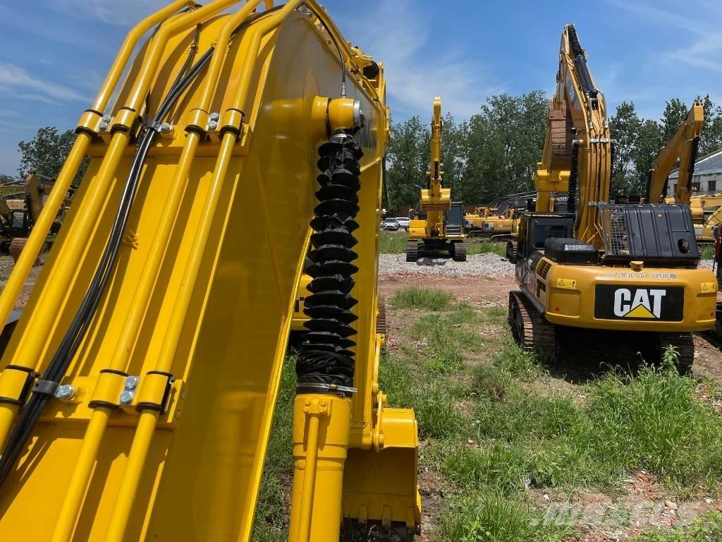 Komatsu PC 220 大型油圧ショベル12t以上（パワーショベル・ユンボ）