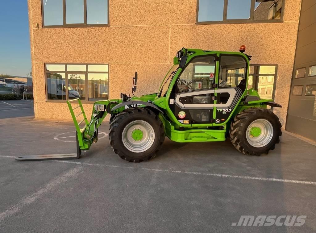 Merlo TF30.7 テレスコーピックハンドラー