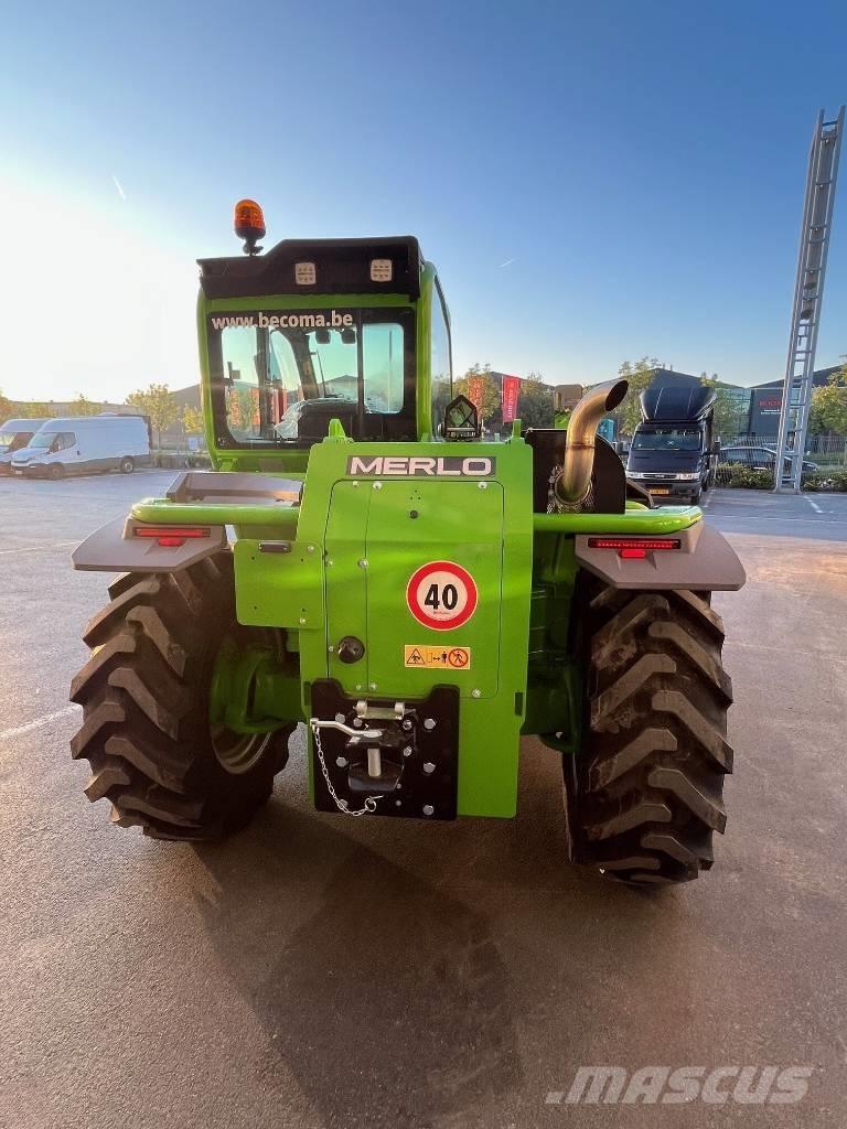 Merlo TF30.7 テレスコーピックハンドラー