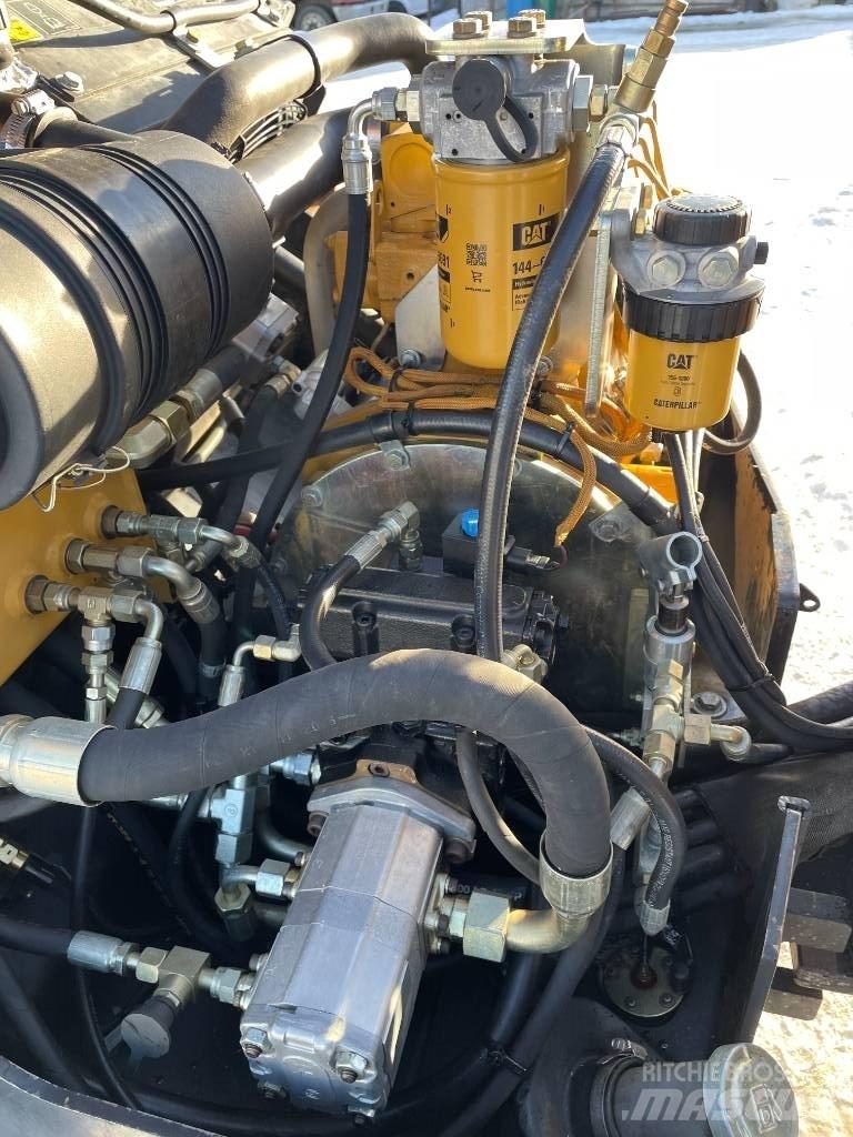 CAT CB 335 E タンデムローラ