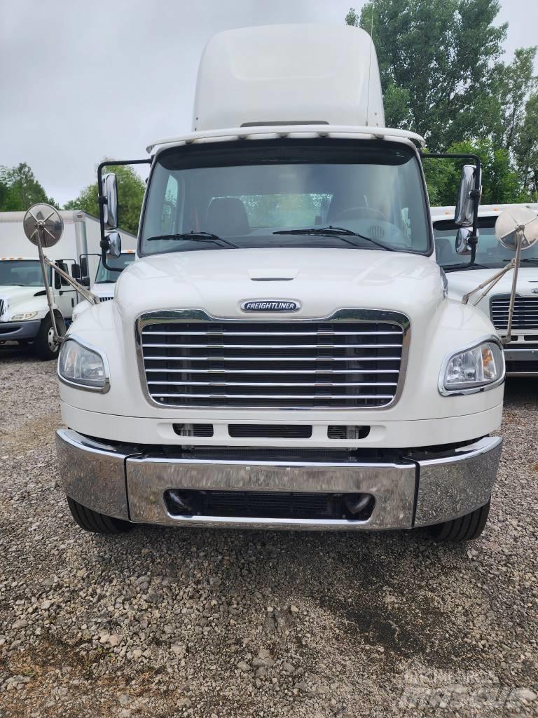 Freightliner M2 中古トラクターヘッド | トレーラーヘッド