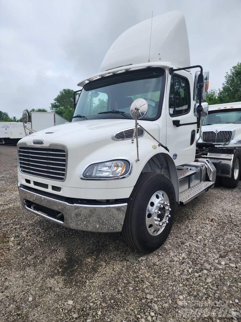 Freightliner M2 中古トラクターヘッド | トレーラーヘッド