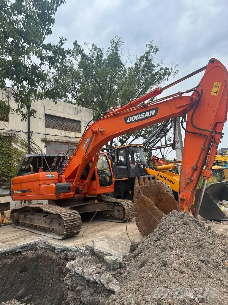 Doosan DX300 大型油圧ショベル12t以上（パワーショベル・ユンボ）