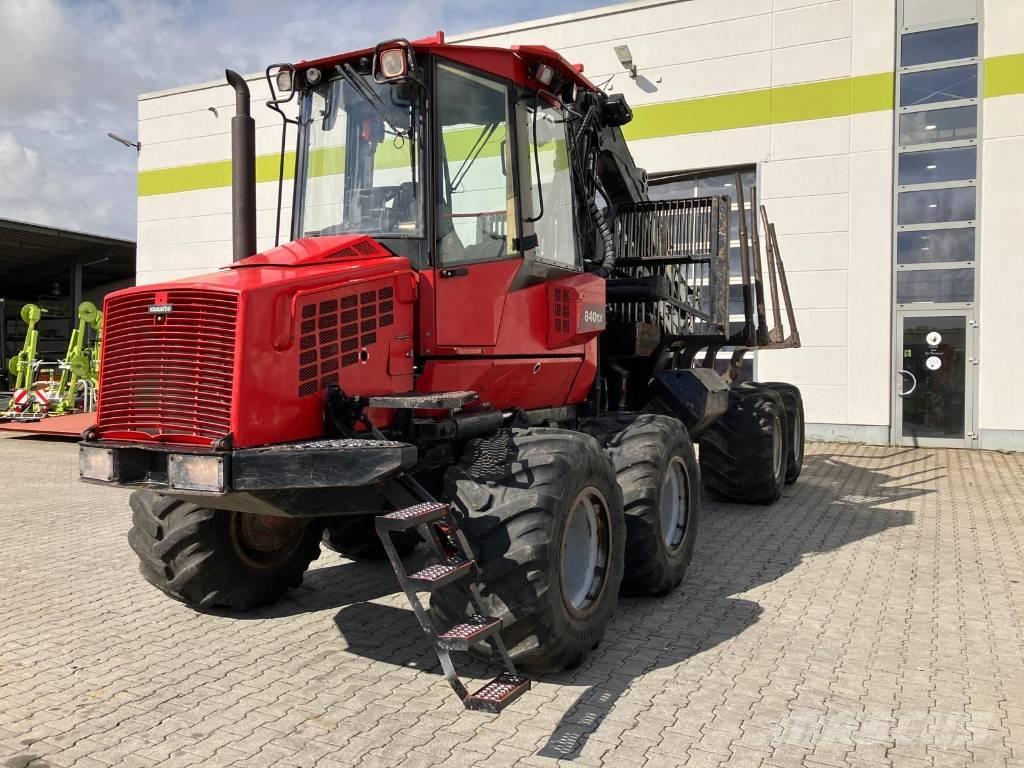 Komatsu 840TX フォワーダー