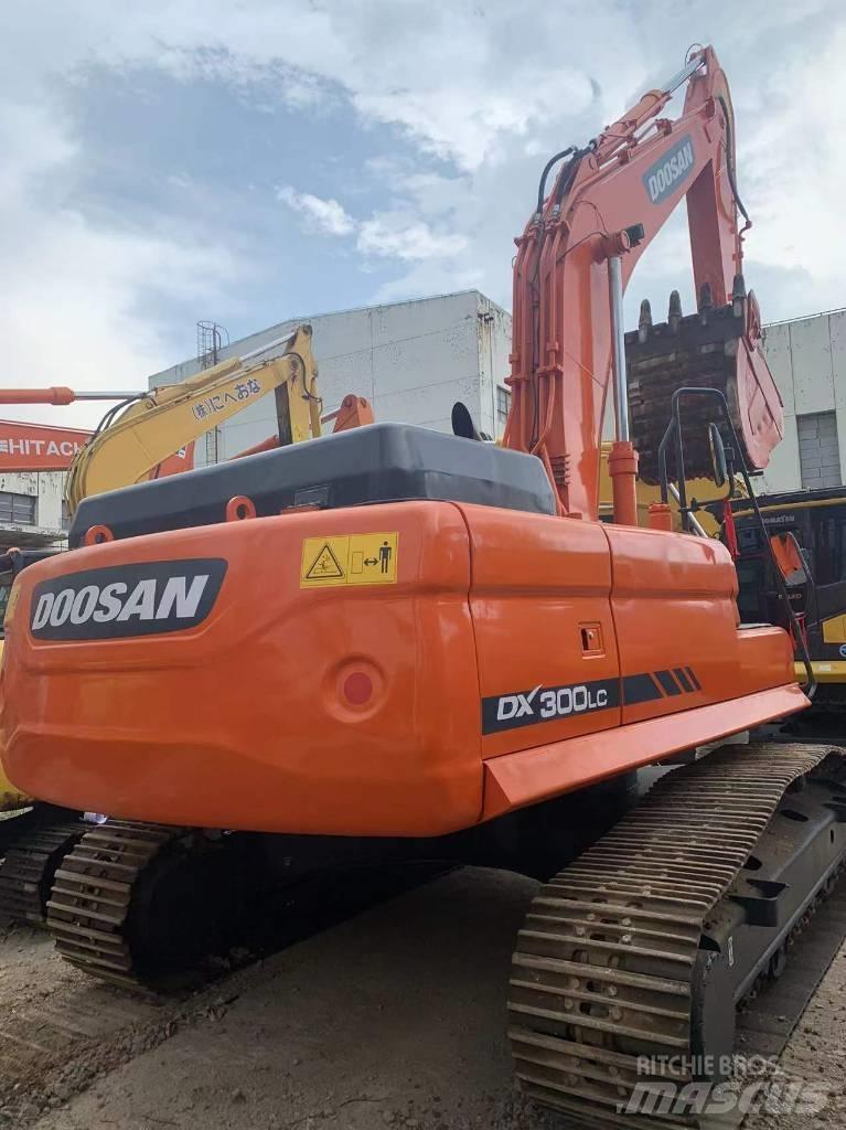 Doosan dx300 大型油圧ショベル12t以上（パワーショベル・ユンボ）