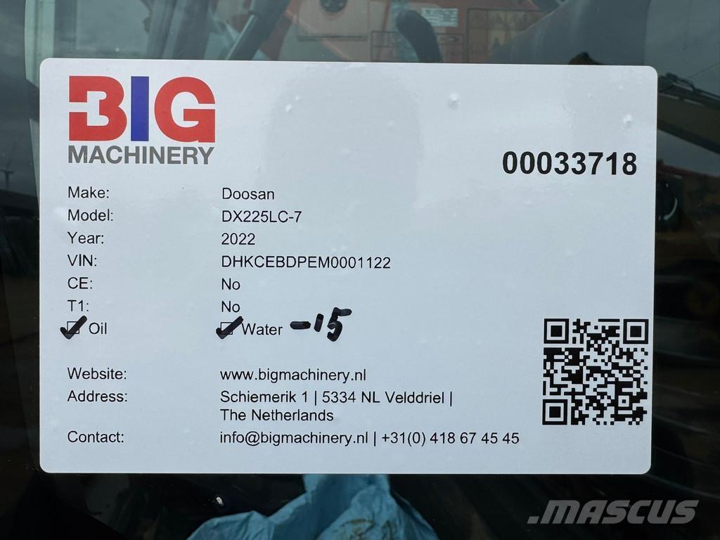 Doosan DX225LC-7 大型油圧ショベル12t以上（パワーショベル・ユンボ）
