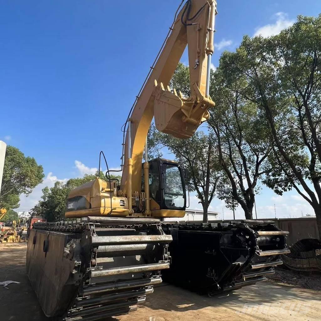 CAT 320 C 水陸両用油圧ショベル、ユンボ