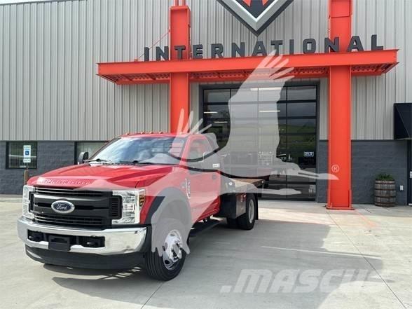 Ford F550 SD 平ボディー