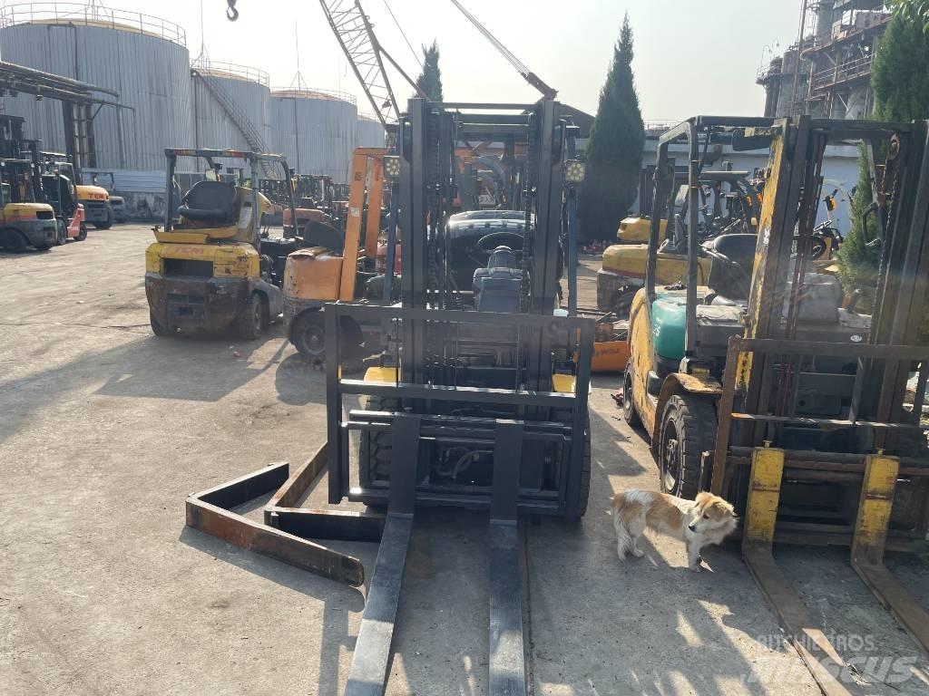 Komatsu 3 T テレスコーピックハンドラー