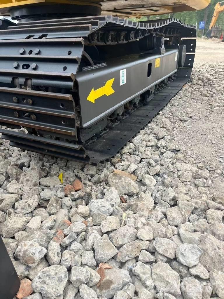 Komatsu PC70-8 中型油圧ショベル 7ｔ-12ｔ（ユンボ・パワーショベル・バックホー）