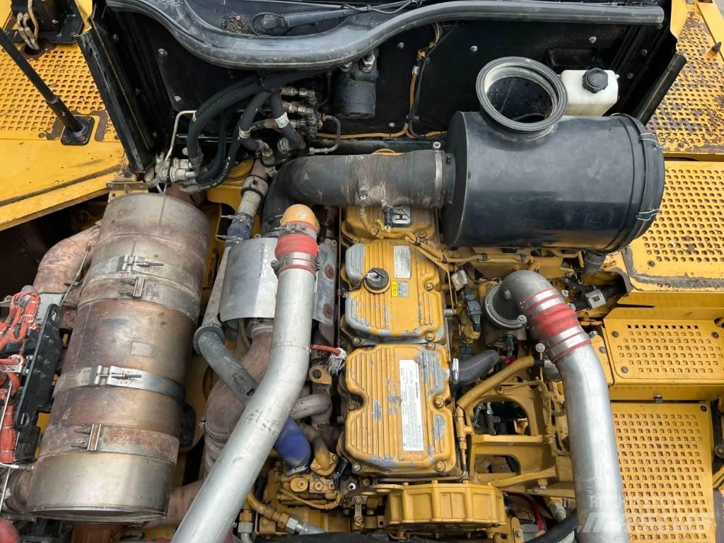 CAT 735 | 735 B アーティキュレート式ダンプトラック