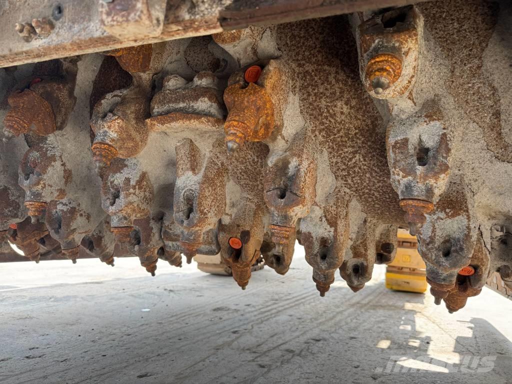 Wirtgen W 150 CFI アスファルトコールドミリングマシーン