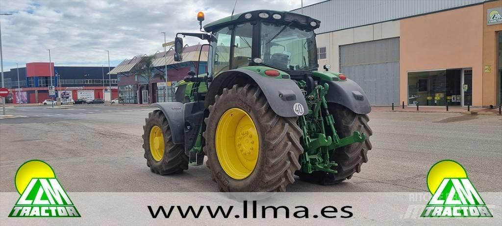 John Deere 6215 R トラクター