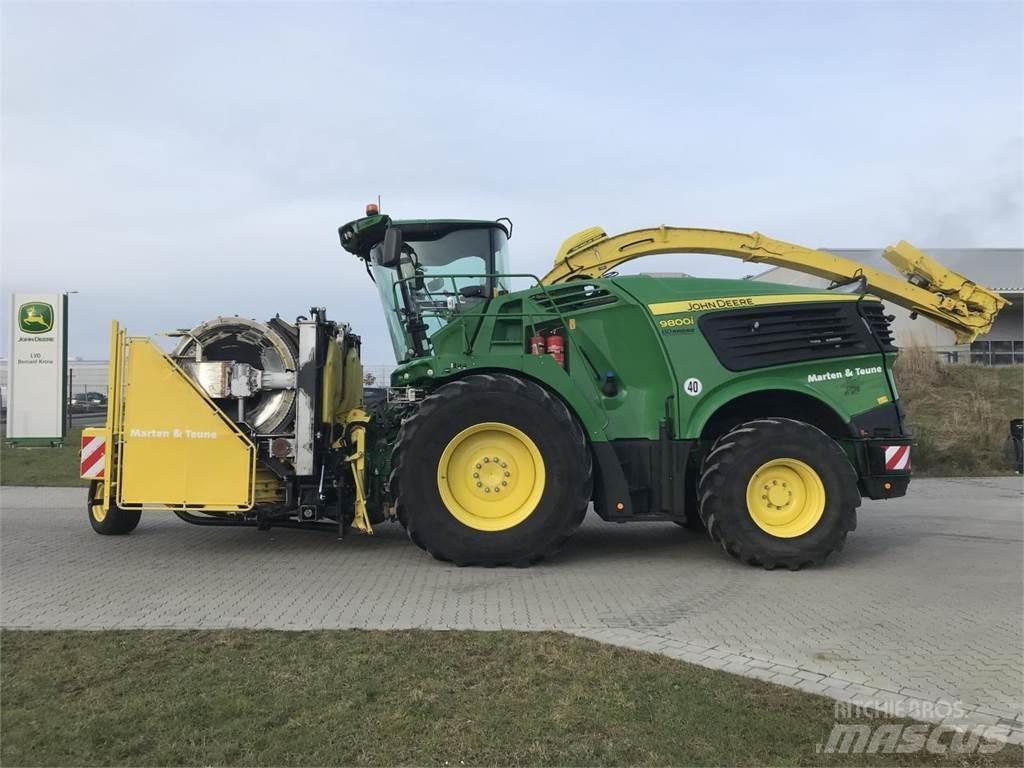 John Deere 9800 自走式フォレージハーベスター