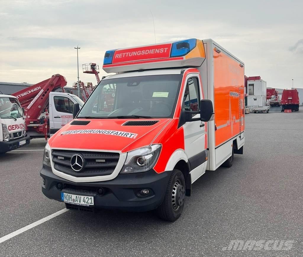 Mercedes-Benz 1032 救急車