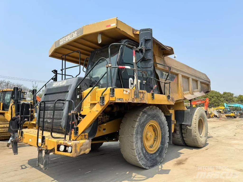 CAT 773 F リジットフレーム式ダンプトラック